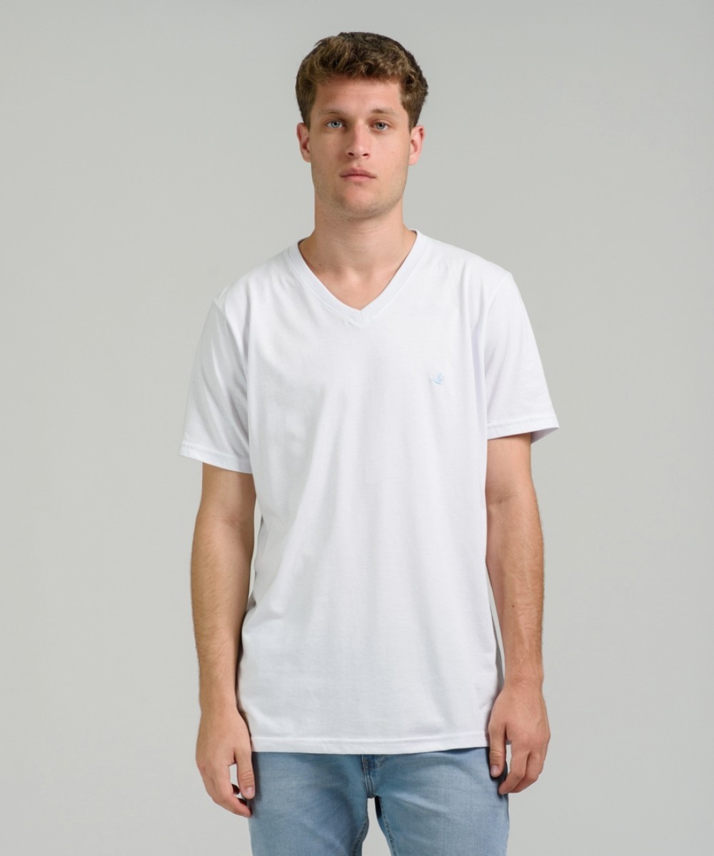 Remera Logo V Embroidery