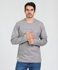 Remera Embossed
