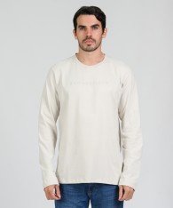 Remera Embossed