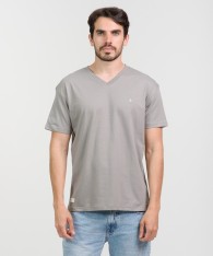 Remera Logo V Relax Fit