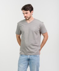 Remera Logo V Relax Fit