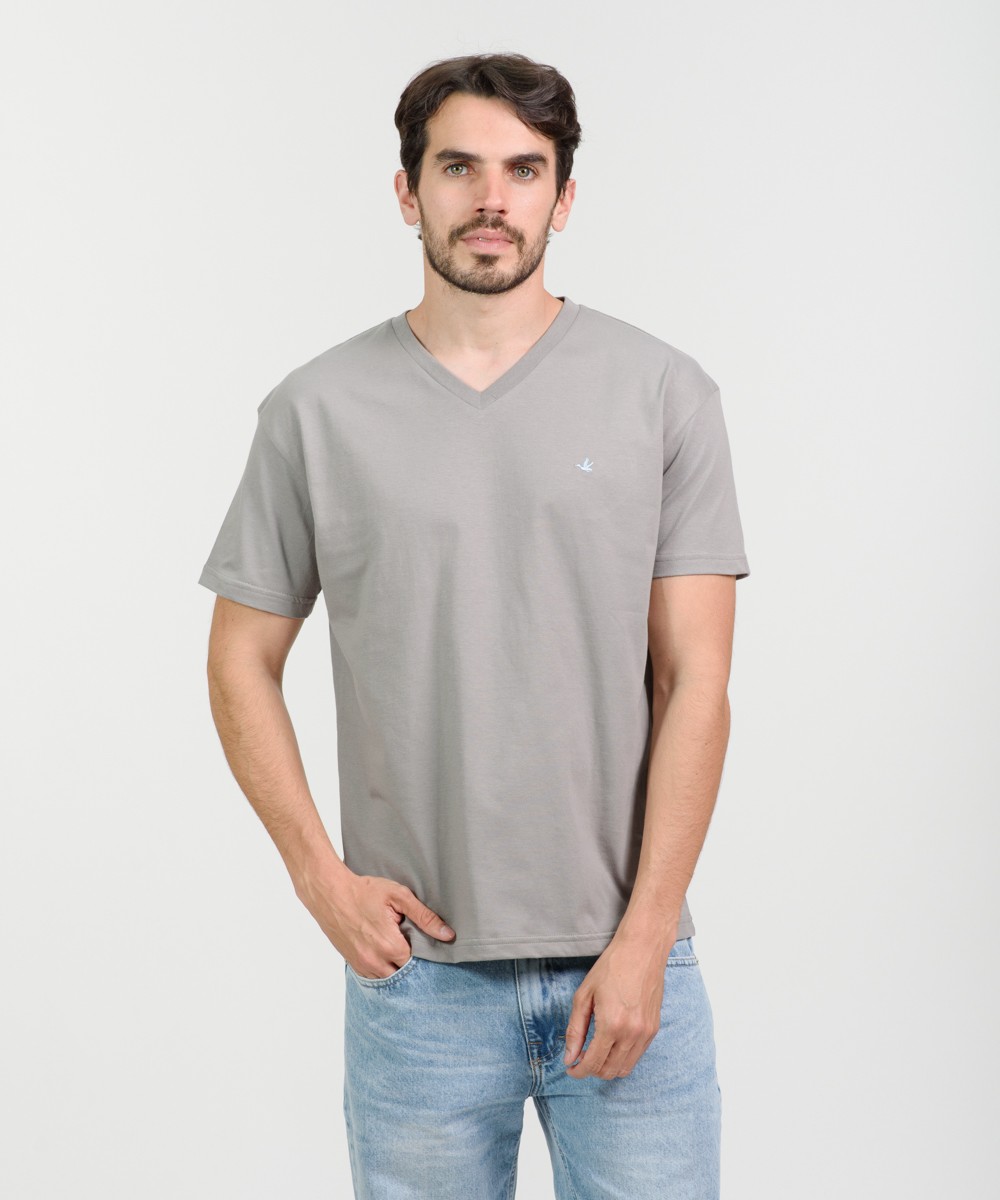 Remera Logo V Relax Fit