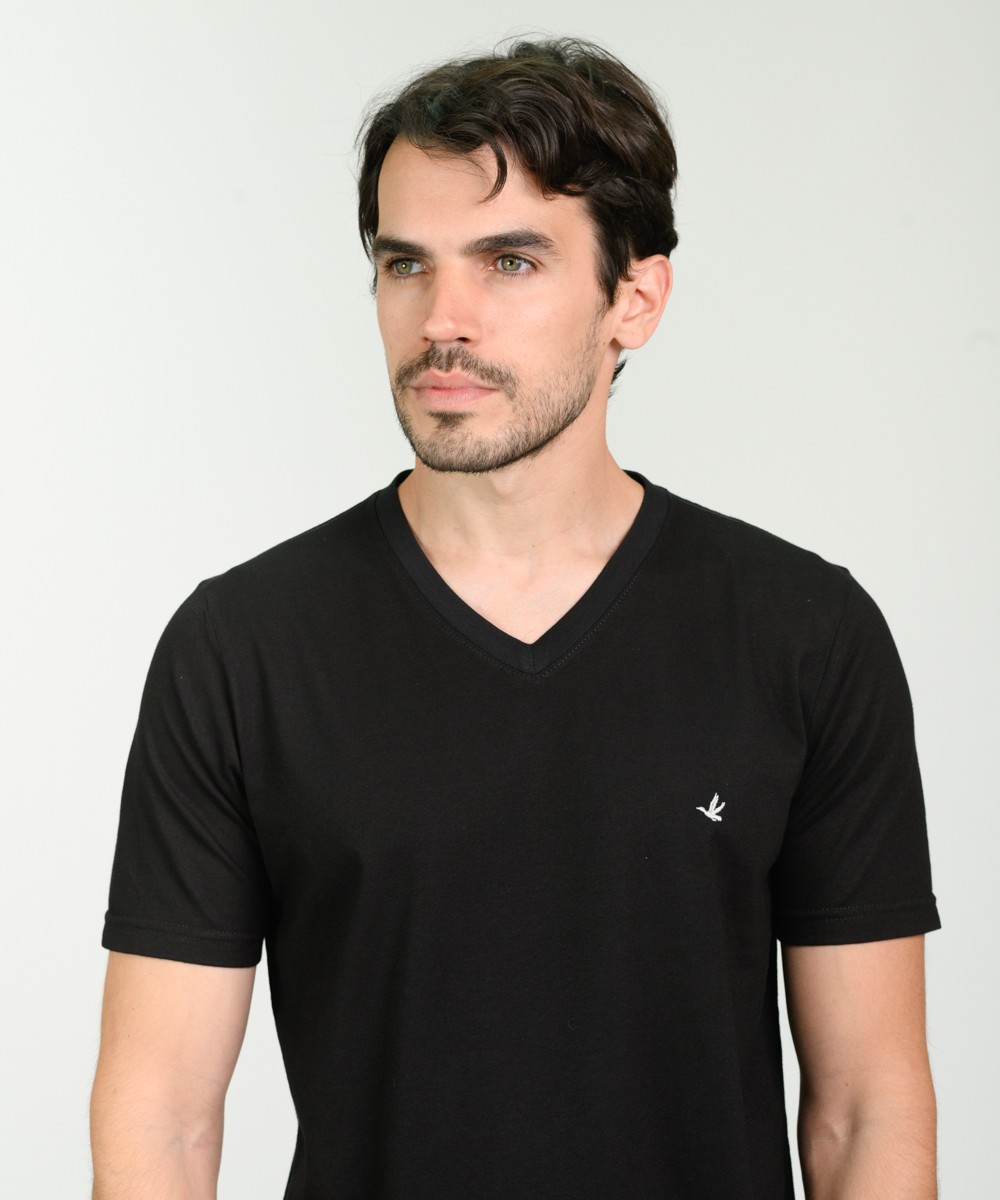 Remera Logo V Embroidery