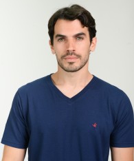 Remera Logo V Embroidery