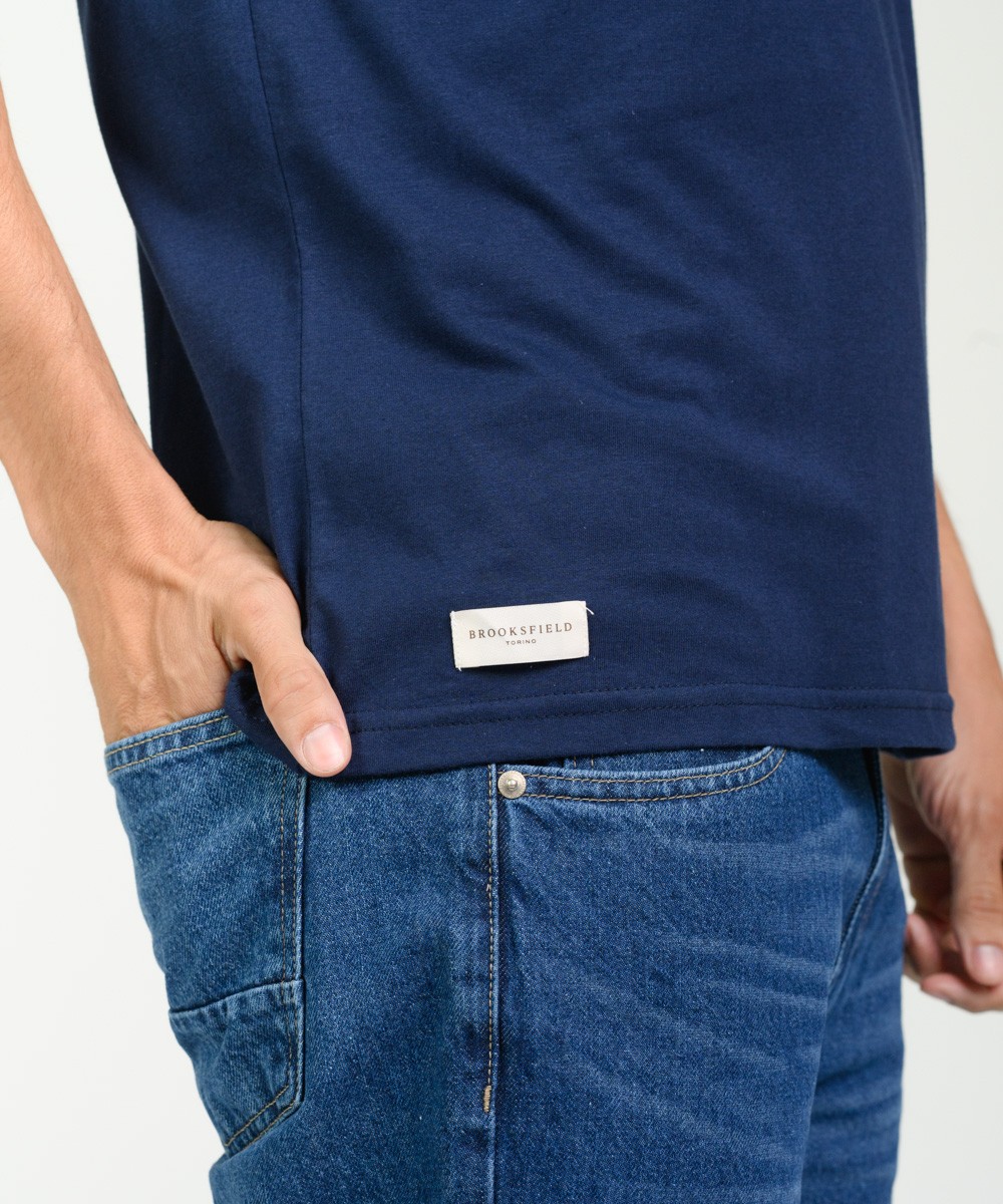 Remera Logo V Embroidery