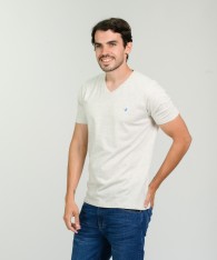 Remera Logo V Embroidery
