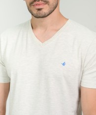 Remera Logo V Embroidery