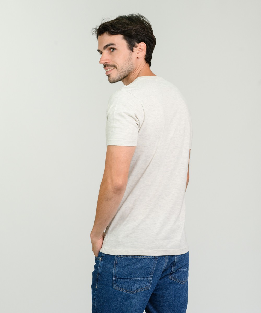 Remera Logo V Embroidery