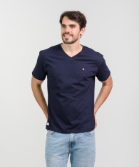 Remera Logo V Relax Fit