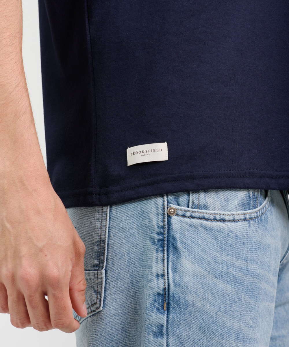 Remera Logo V Relax Fit