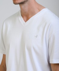 Remera Logo V Embroidery