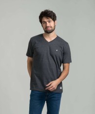 Remera Logo V Embroidery