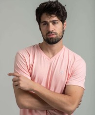 Remera Logo V Embroidery